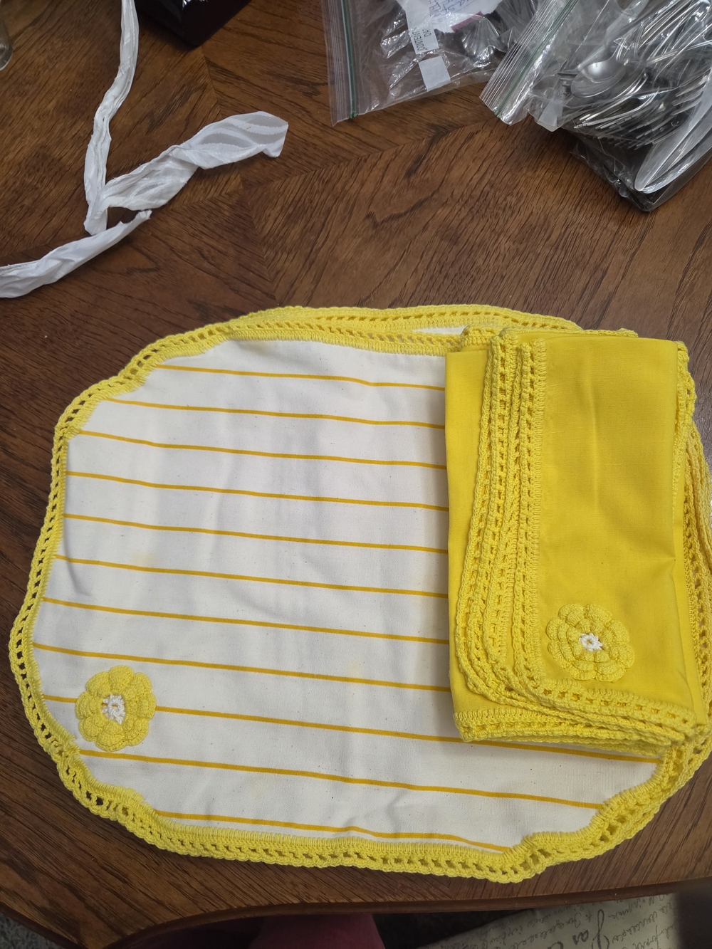 Handmade Yellow Crochet Trim Placemats Set Of 6 With Napkins